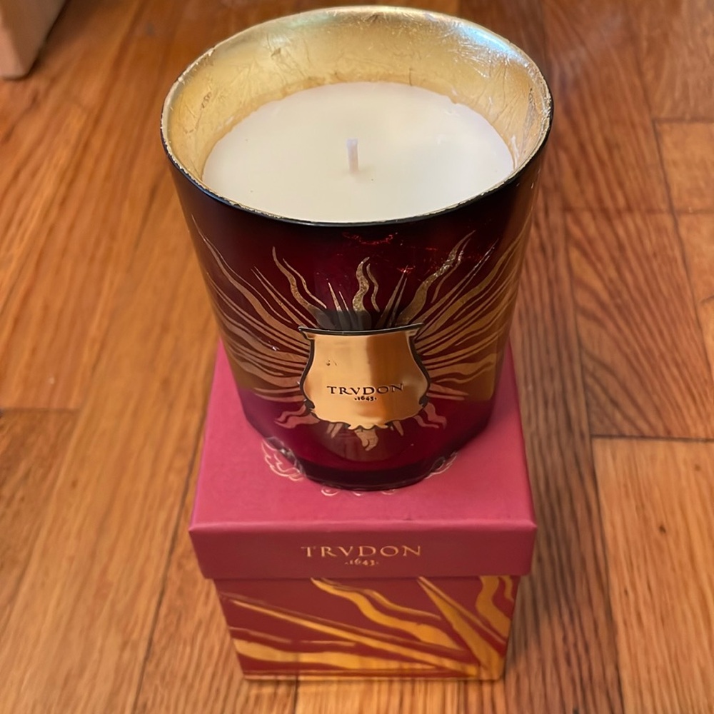 New with box Gloria Trudon candle 270g